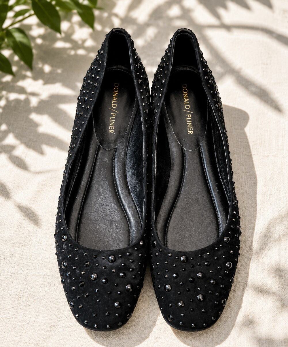 Donald Pliner, Wonens Debbie Suede Studded Flats, Size 8, Black